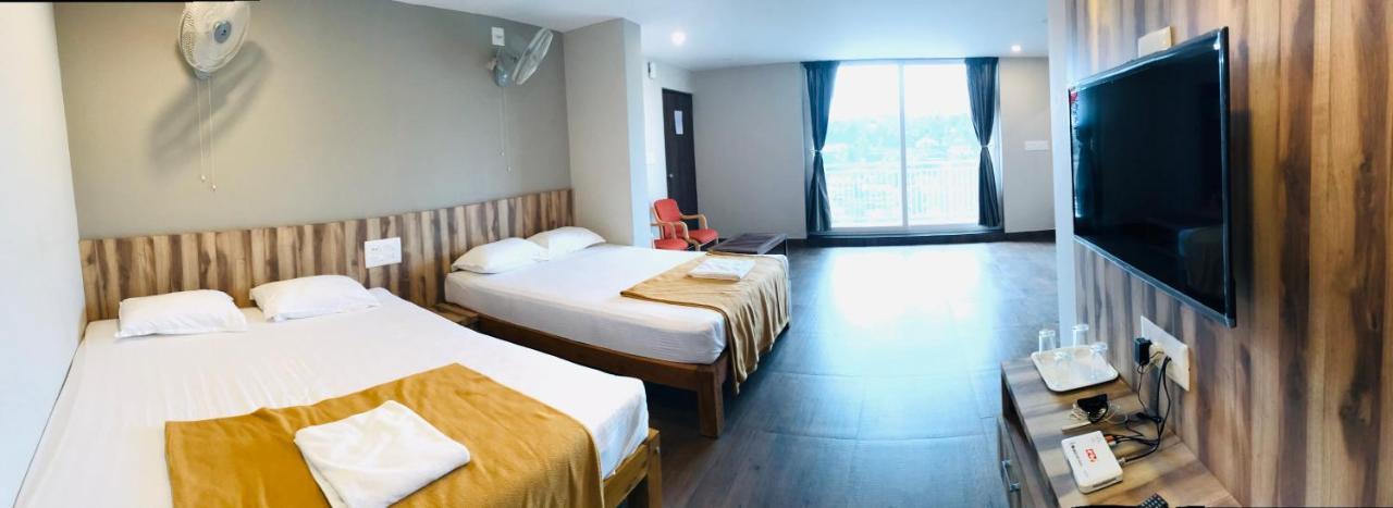 Sharada Residency Hotel Somvārpet Eksteriør billede