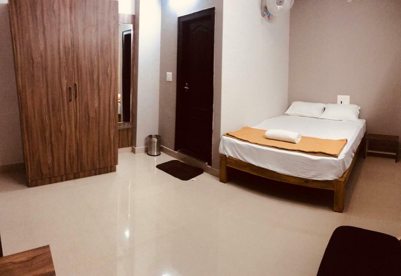Sharada Residency Hotel Somvārpet Eksteriør billede