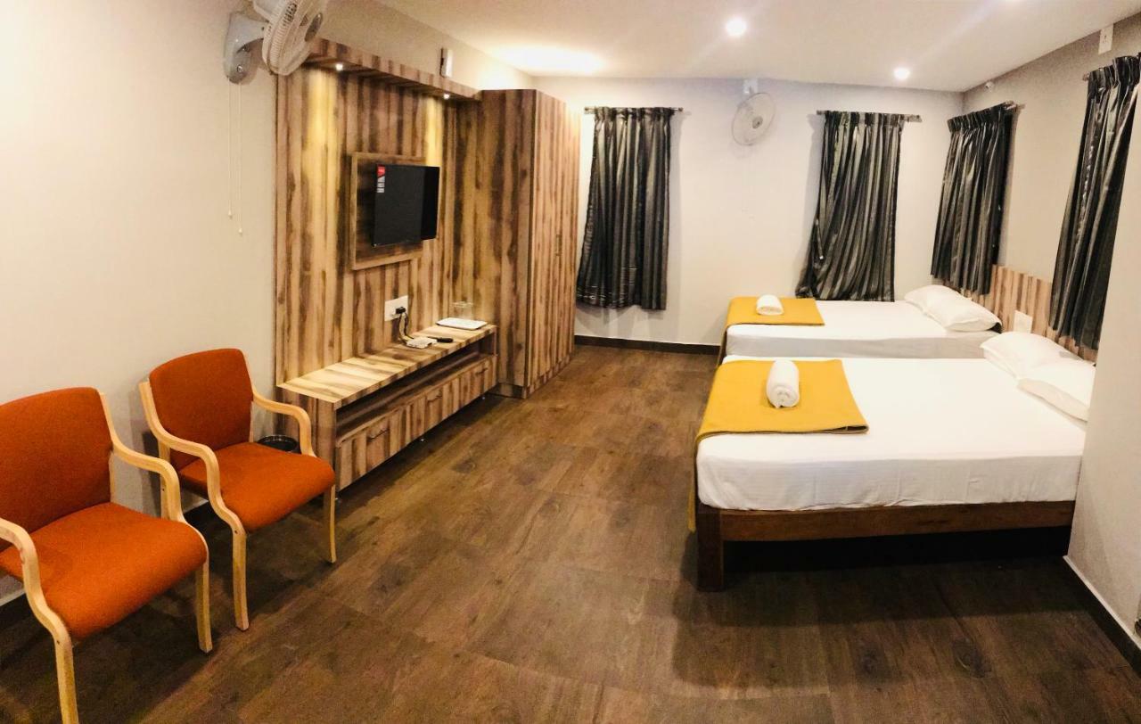 Sharada Residency Hotel Somvārpet Eksteriør billede