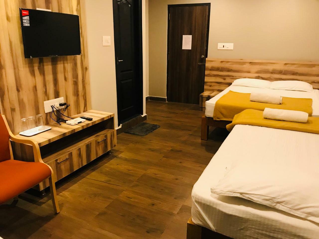 Sharada Residency Hotel Somvārpet Eksteriør billede