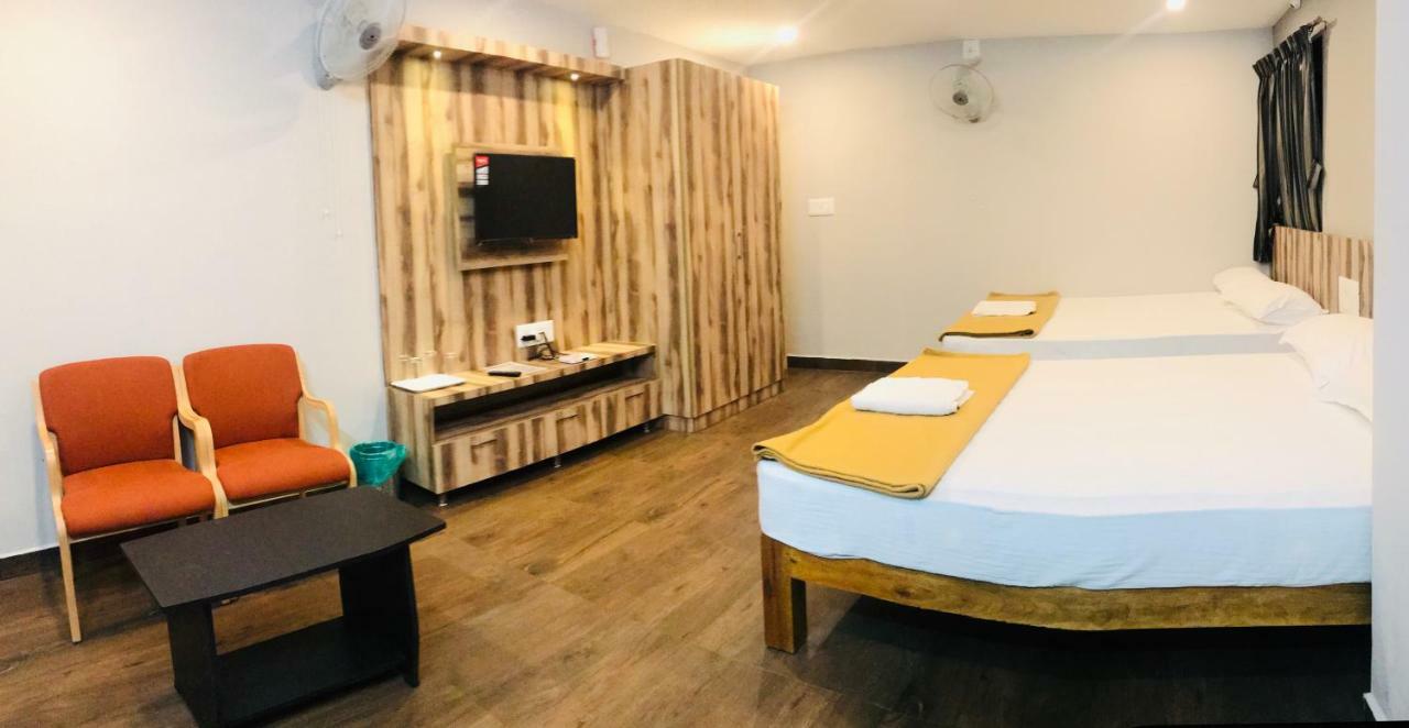 Sharada Residency Hotel Somvārpet Eksteriør billede