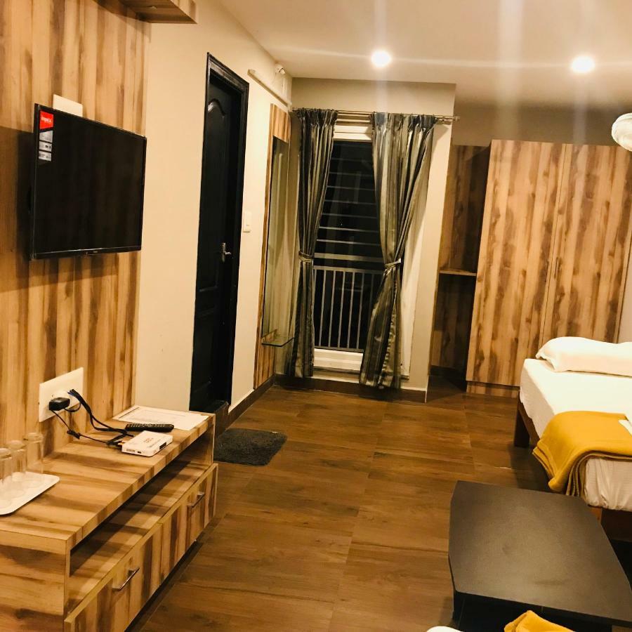 Sharada Residency Hotel Somvārpet Eksteriør billede