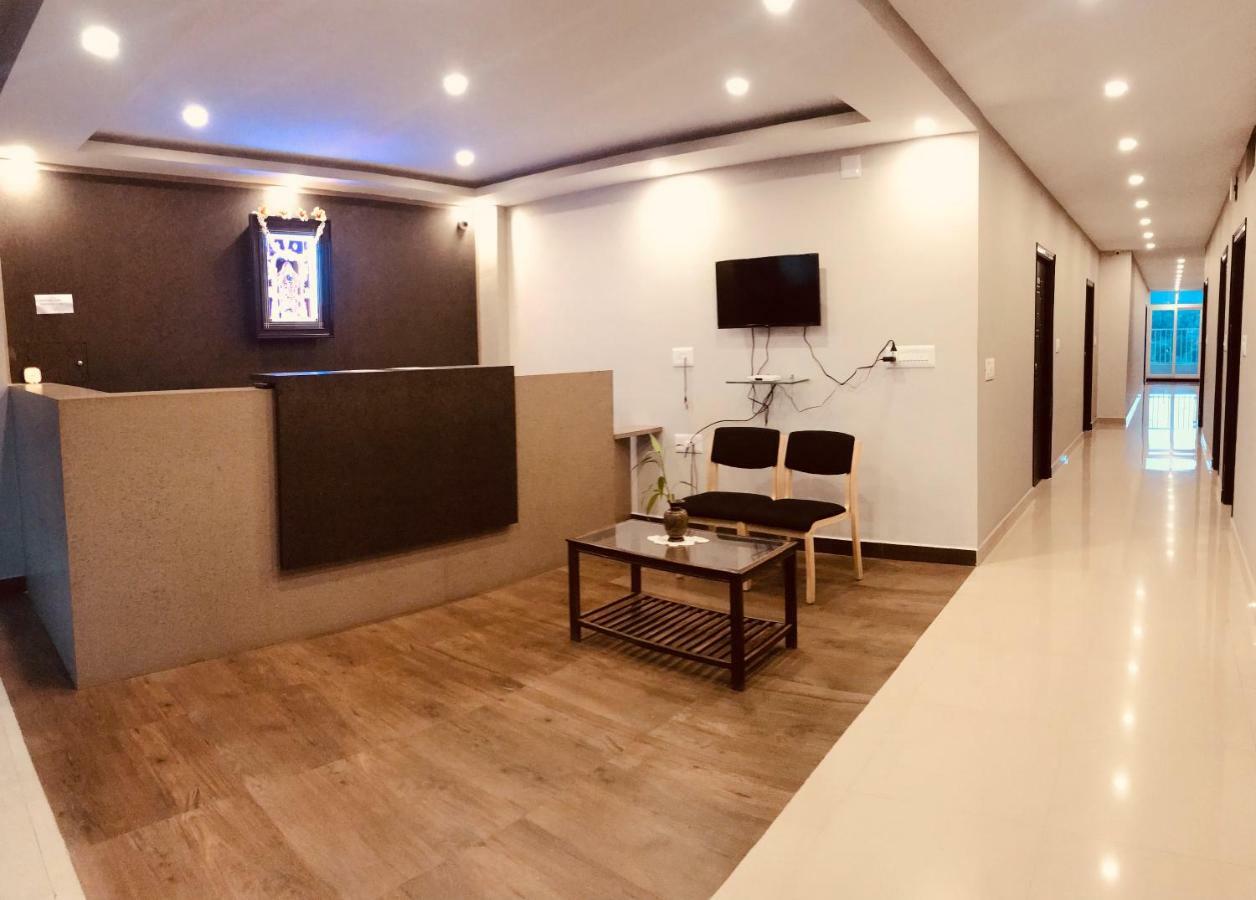Sharada Residency Hotel Somvārpet Eksteriør billede