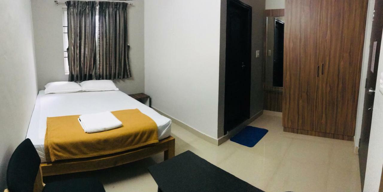 Sharada Residency Hotel Somvārpet Eksteriør billede
