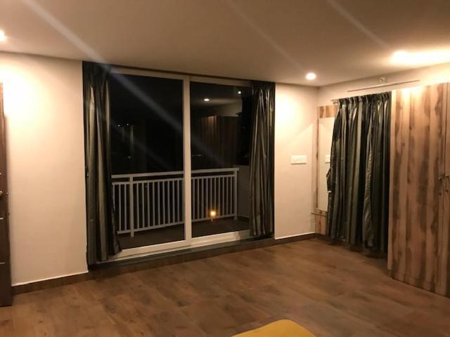 Sharada Residency Hotel Somvārpet Eksteriør billede